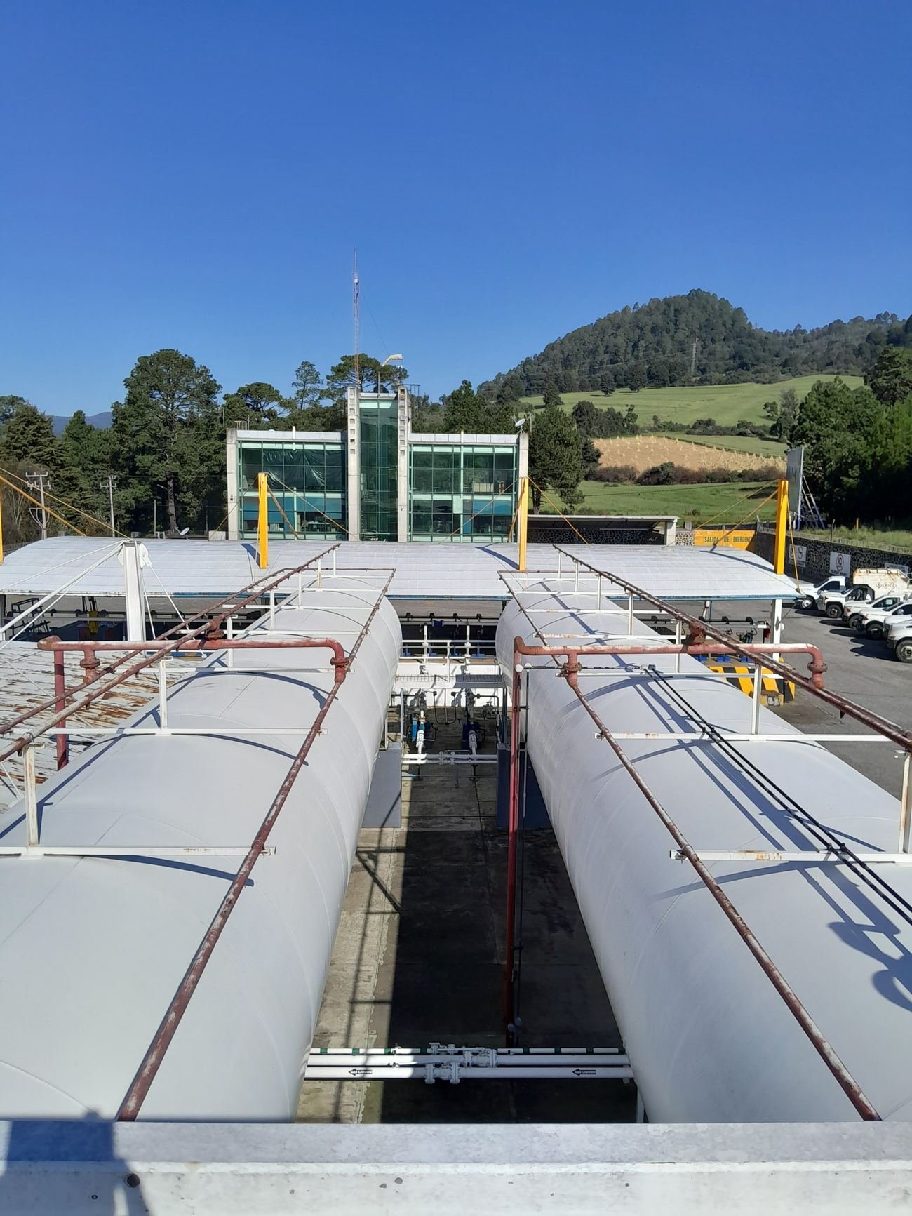 Tanques de almacenamiento de Gas L.P. en la planta de distribución